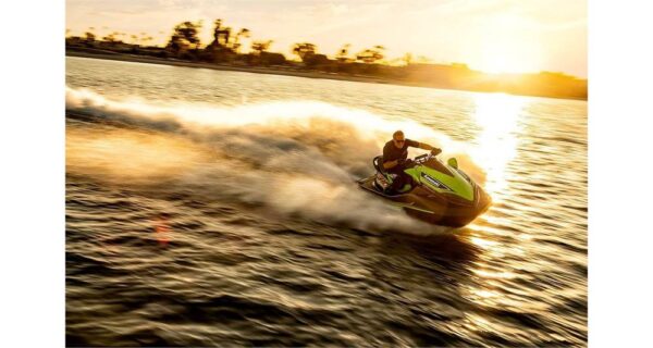 2019 Kawasaki Jet Ski® Ultra® 310R - Image 4